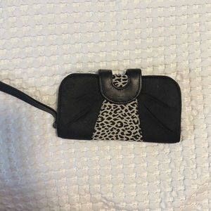 1154 Lill Studio wristlet